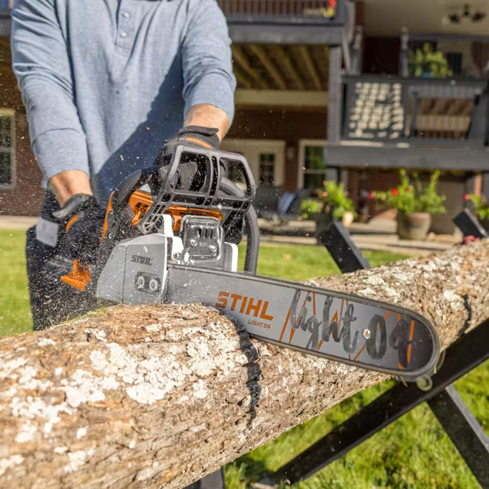 Stihl MS 250 Chainsaw Image 3